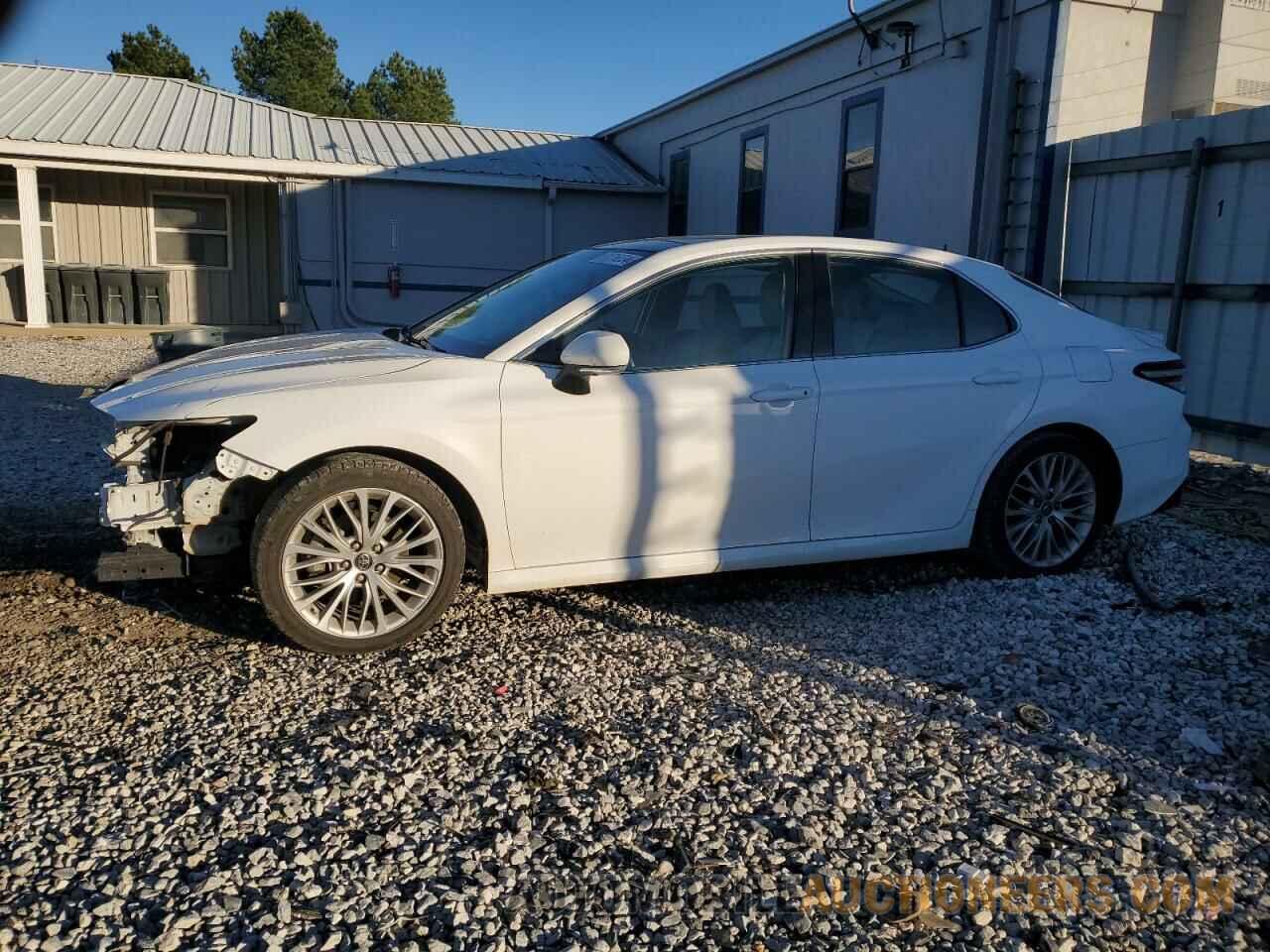 4T1B11HK0JU150441 TOYOTA CAMRY 2018