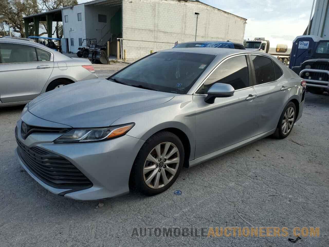 4T1B11HK0JU150987 TOYOTA CAMRY 2018