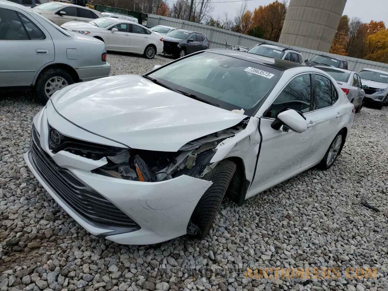 4T1B11HK0JU155543 TOYOTA CAMRY 2018