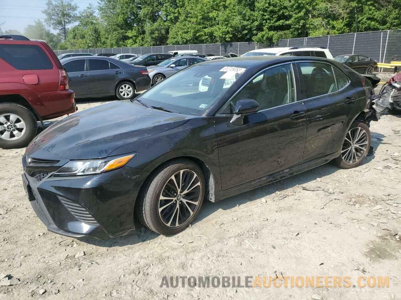 4T1B11HK0JU156756 TOYOTA CAMRY 2018