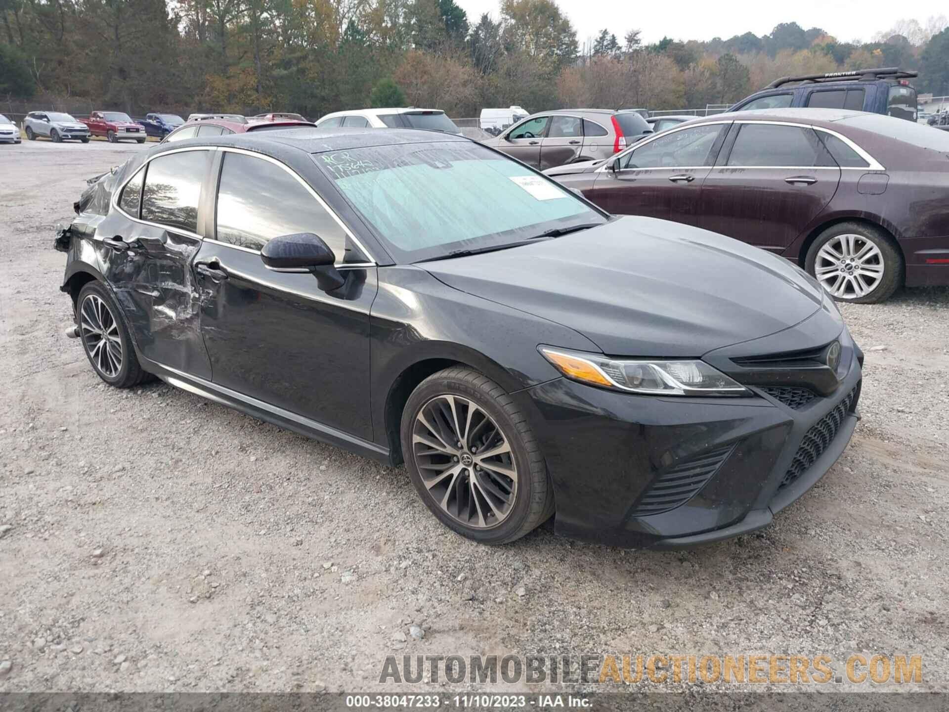 4T1B11HK0JU157373 TOYOTA CAMRY 2018