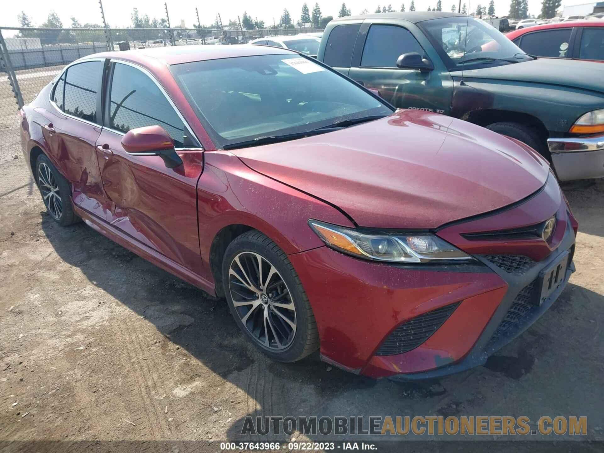 4T1B11HK0JU503695 TOYOTA CAMRY 2018