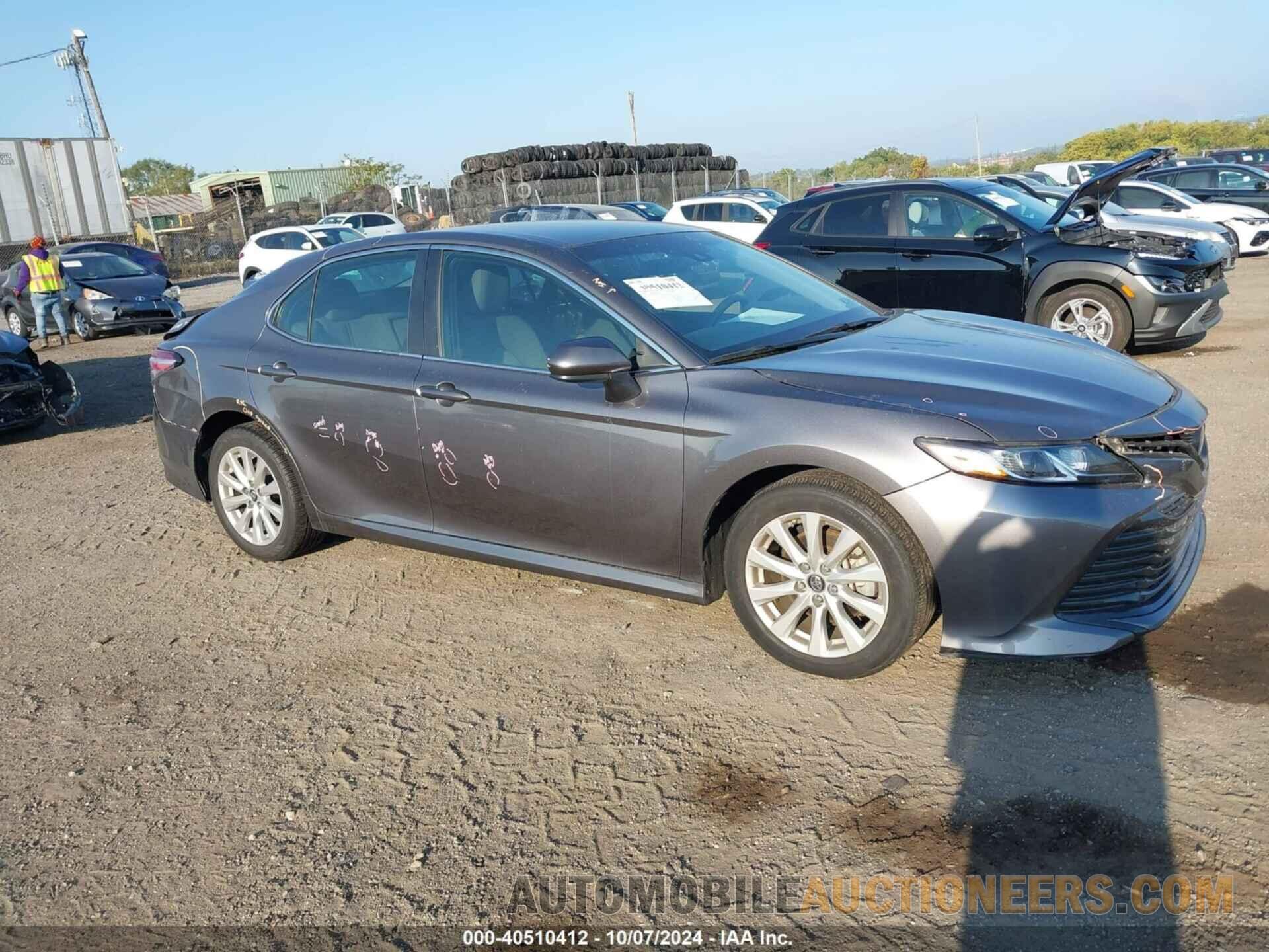 4T1B11HK0JU504278 TOYOTA CAMRY 2018