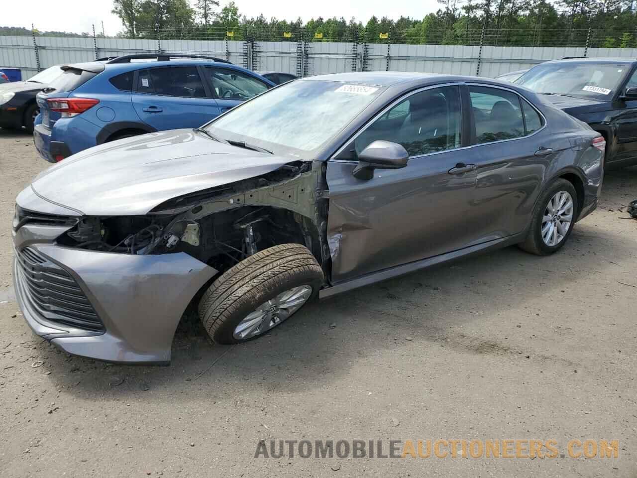 4T1B11HK0JU504457 TOYOTA CAMRY 2018