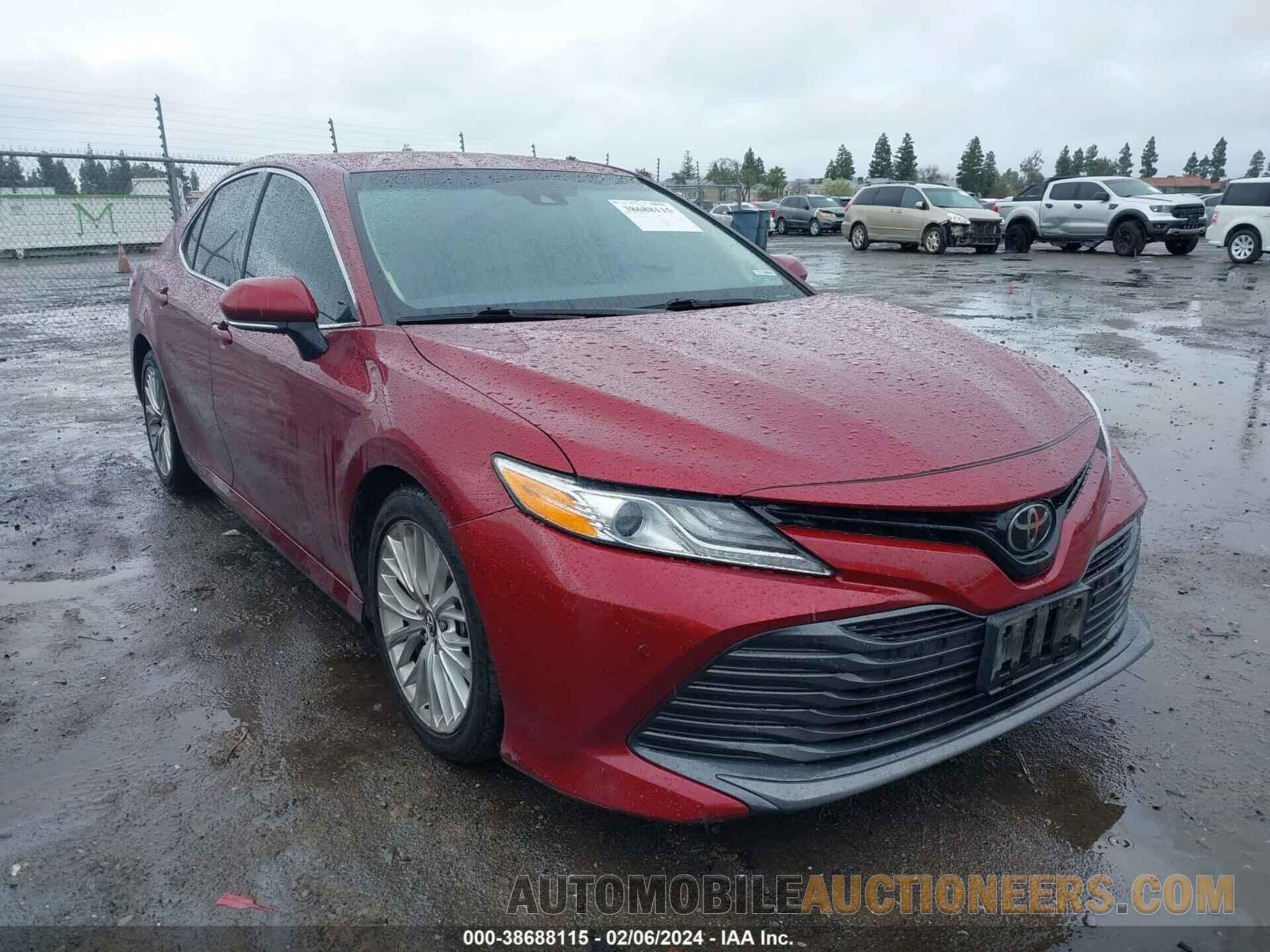 4T1B11HK0JU504586 TOYOTA CAMRY 2018