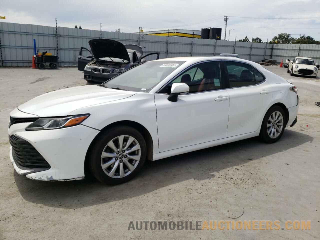 4T1B11HK0JU504748 TOYOTA CAMRY 2018