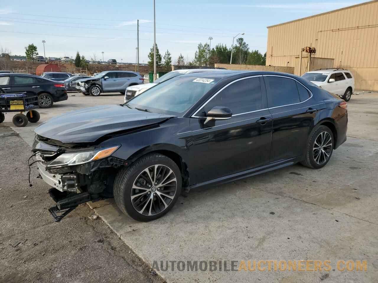 4T1B11HK0JU506628 TOYOTA CAMRY 2018