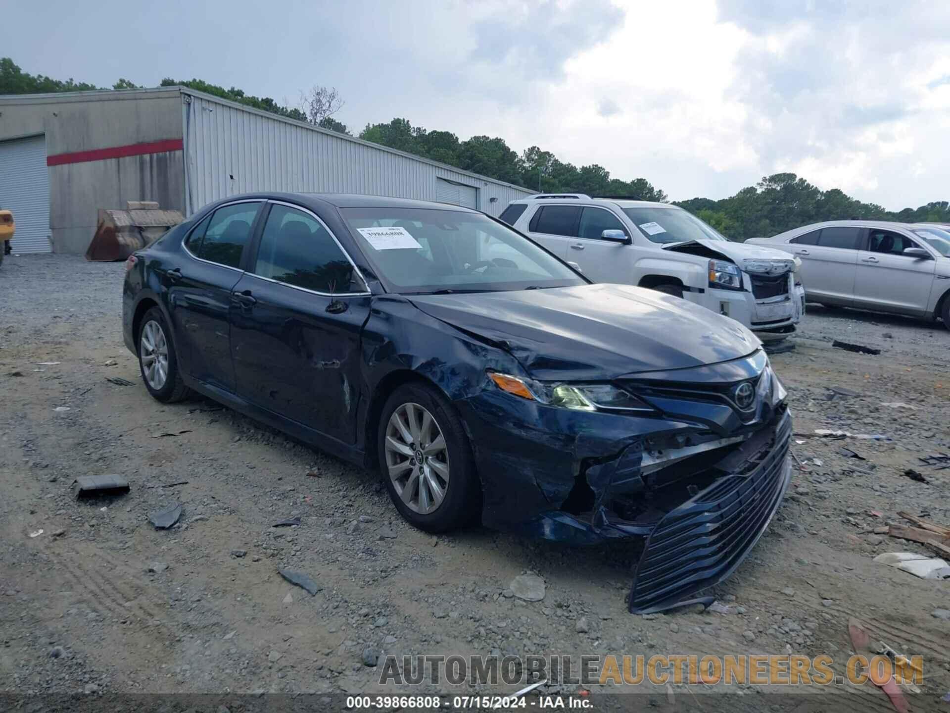 4T1B11HK0JU507424 TOYOTA CAMRY 2018