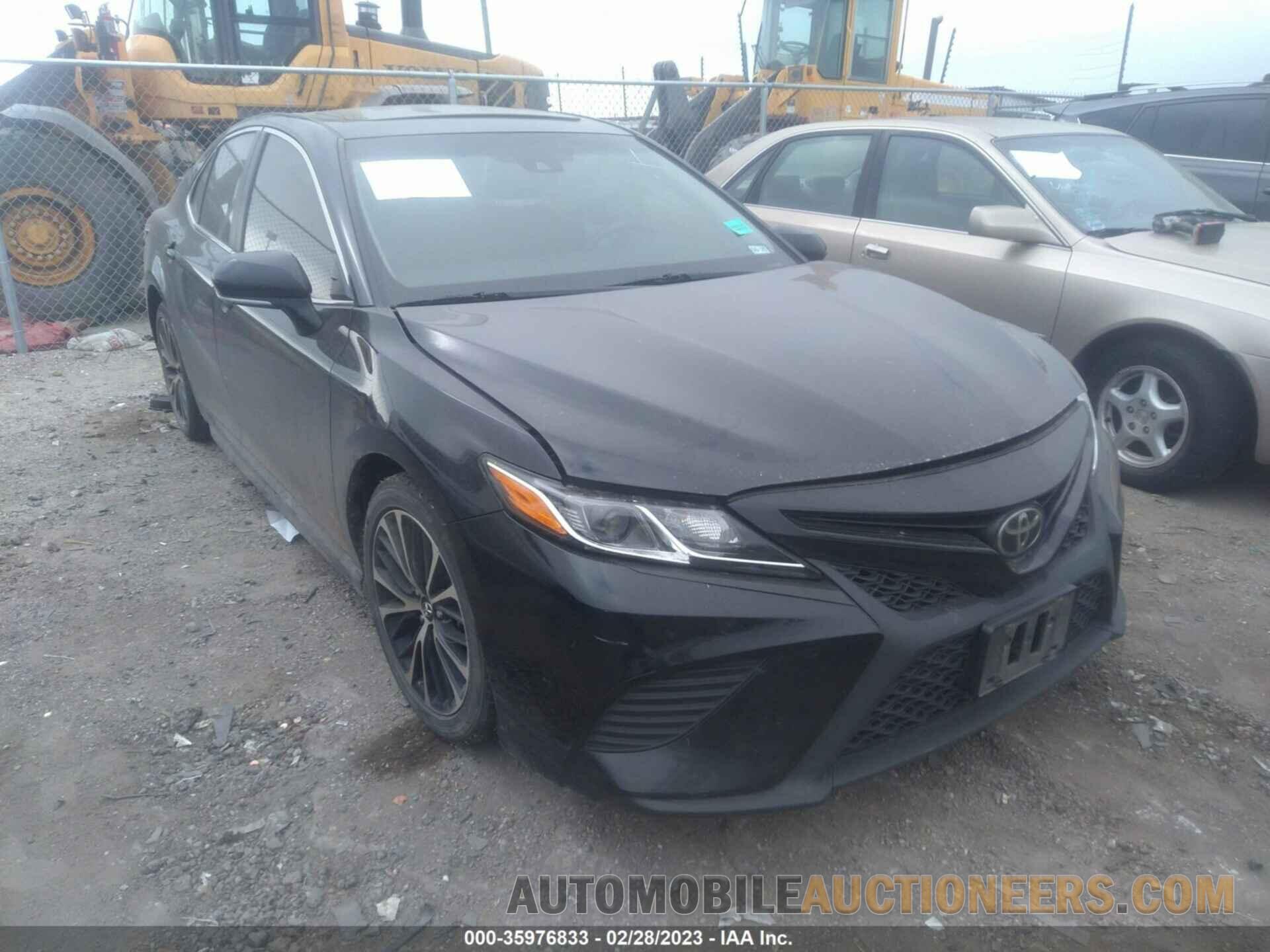 4T1B11HK0JU508850 TOYOTA CAMRY 2018