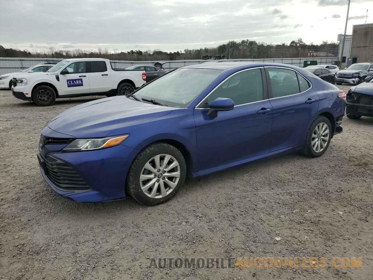 4T1B11HK0JU514888 TOYOTA CAMRY 2018