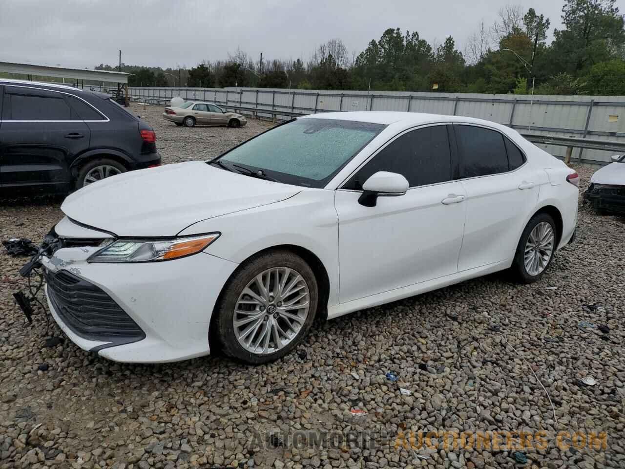 4T1B11HK0JU516950 TOYOTA CAMRY 2018