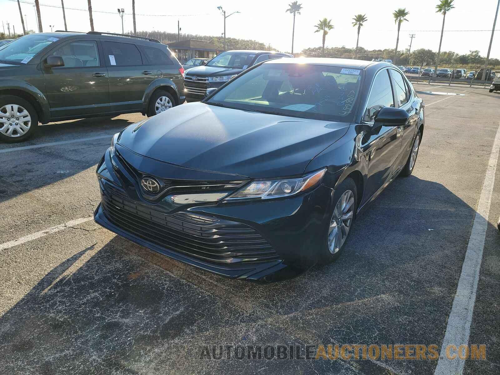 4T1B11HK0JU520240 Toyota Camry 2018