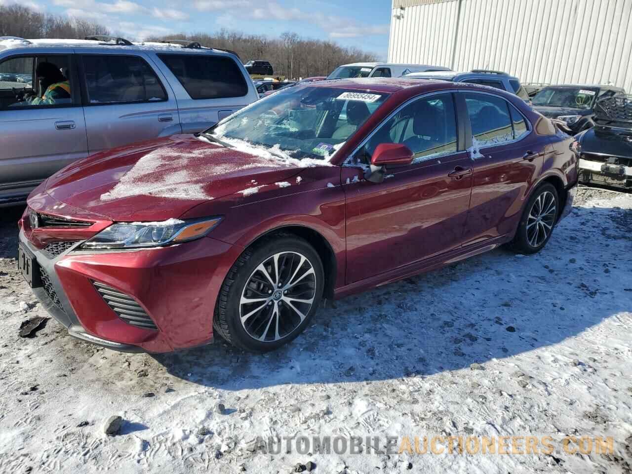 4T1B11HK0JU524739 TOYOTA CAMRY 2018