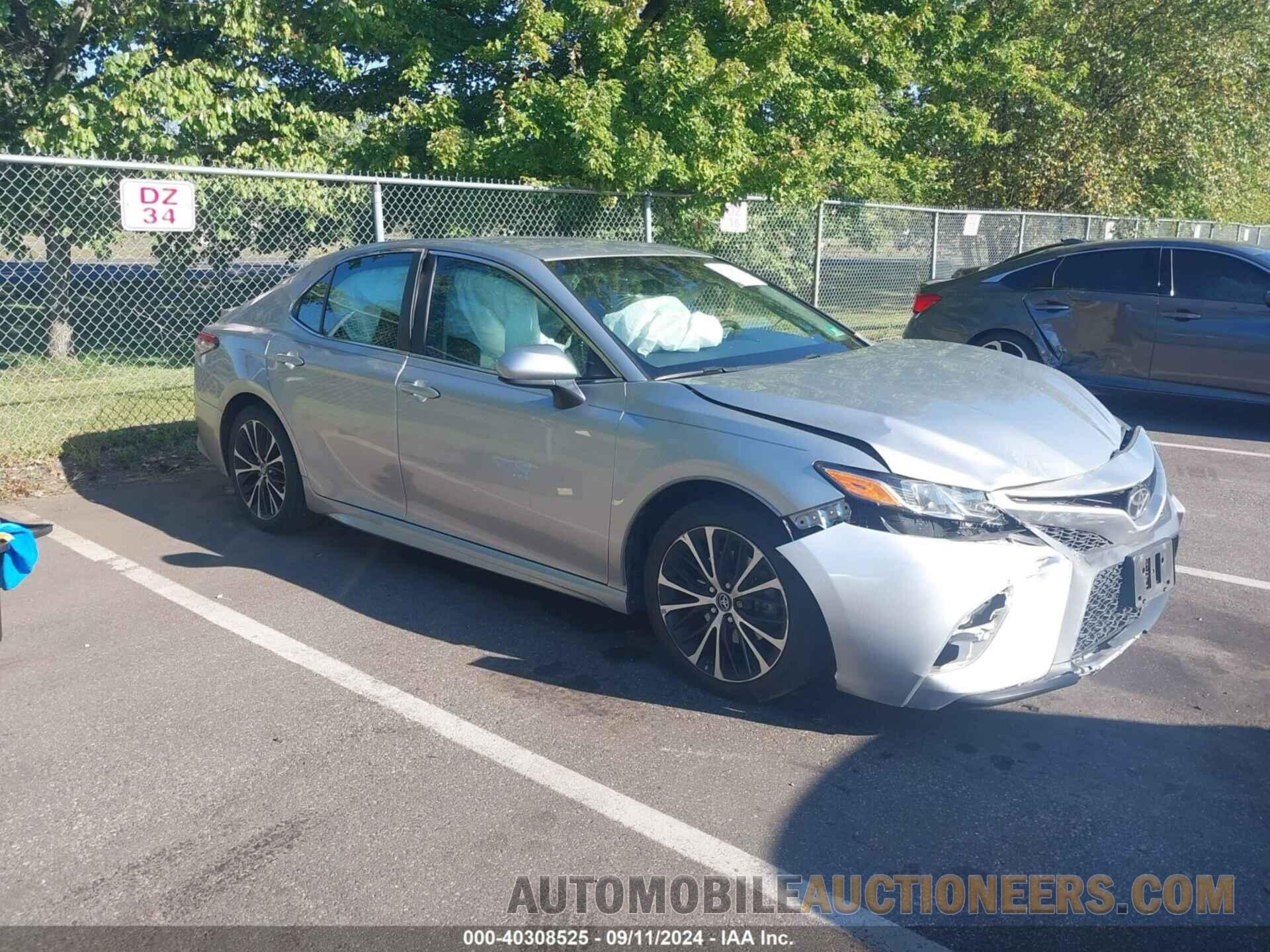 4T1B11HK0JU527348 TOYOTA CAMRY 2018