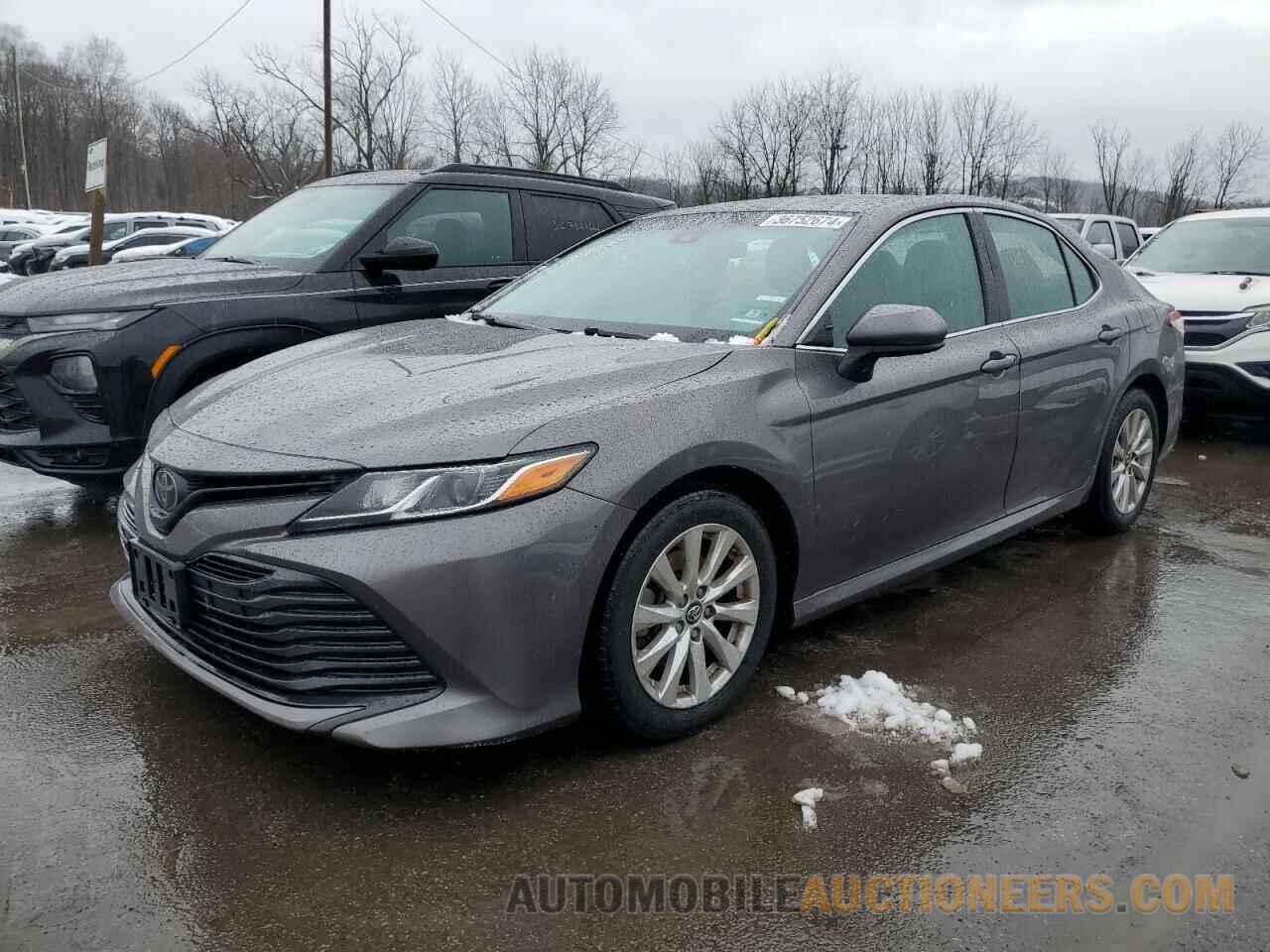 4T1B11HK0JU530881 TOYOTA CAMRY 2018