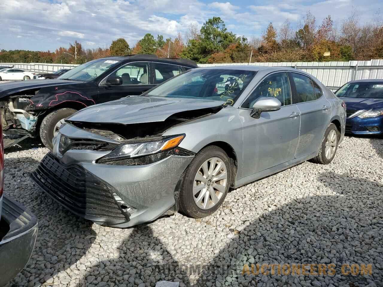 4T1B11HK0JU531173 TOYOTA CAMRY 2018