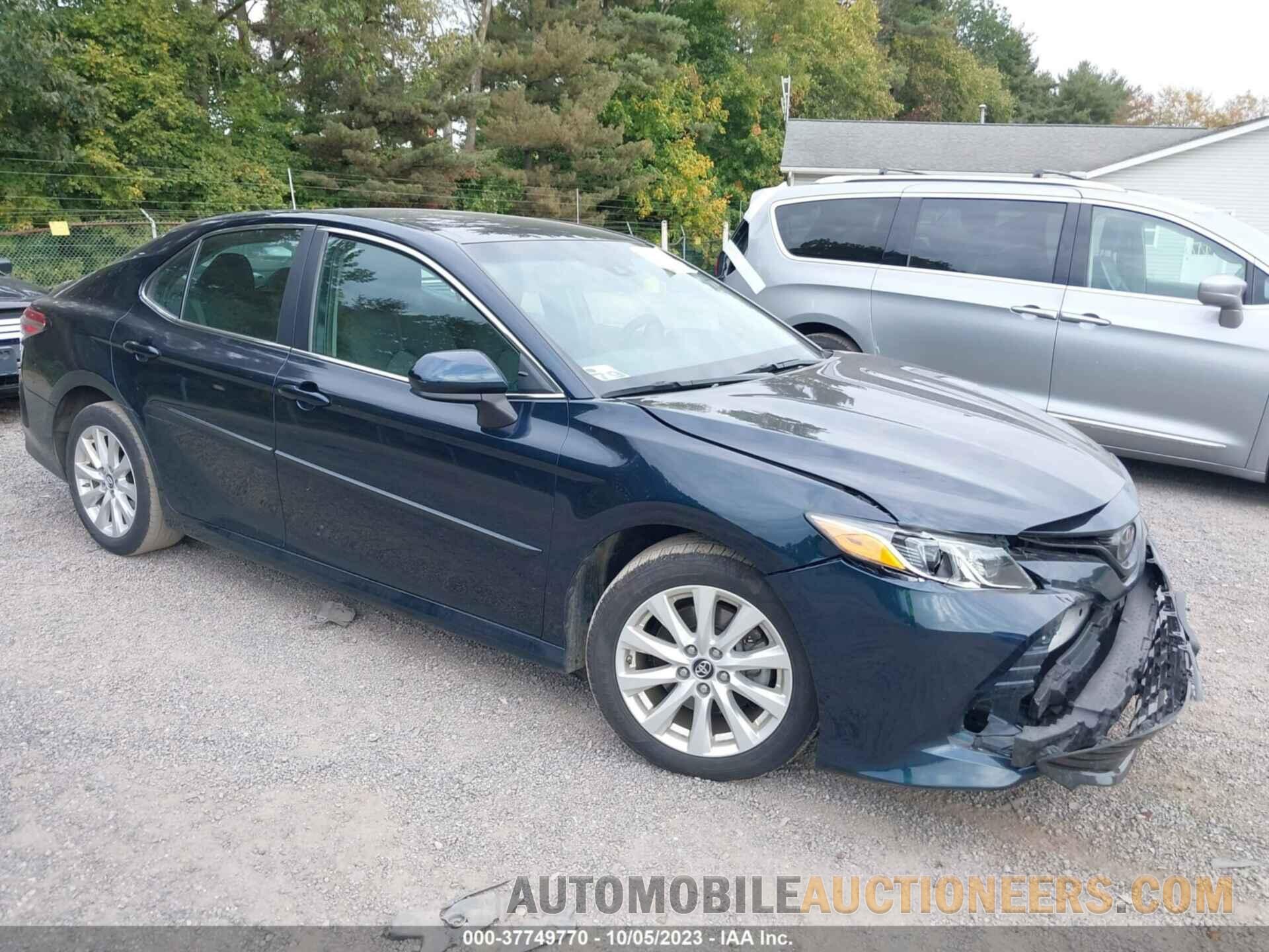 4T1B11HK0JU531657 TOYOTA CAMRY 2018