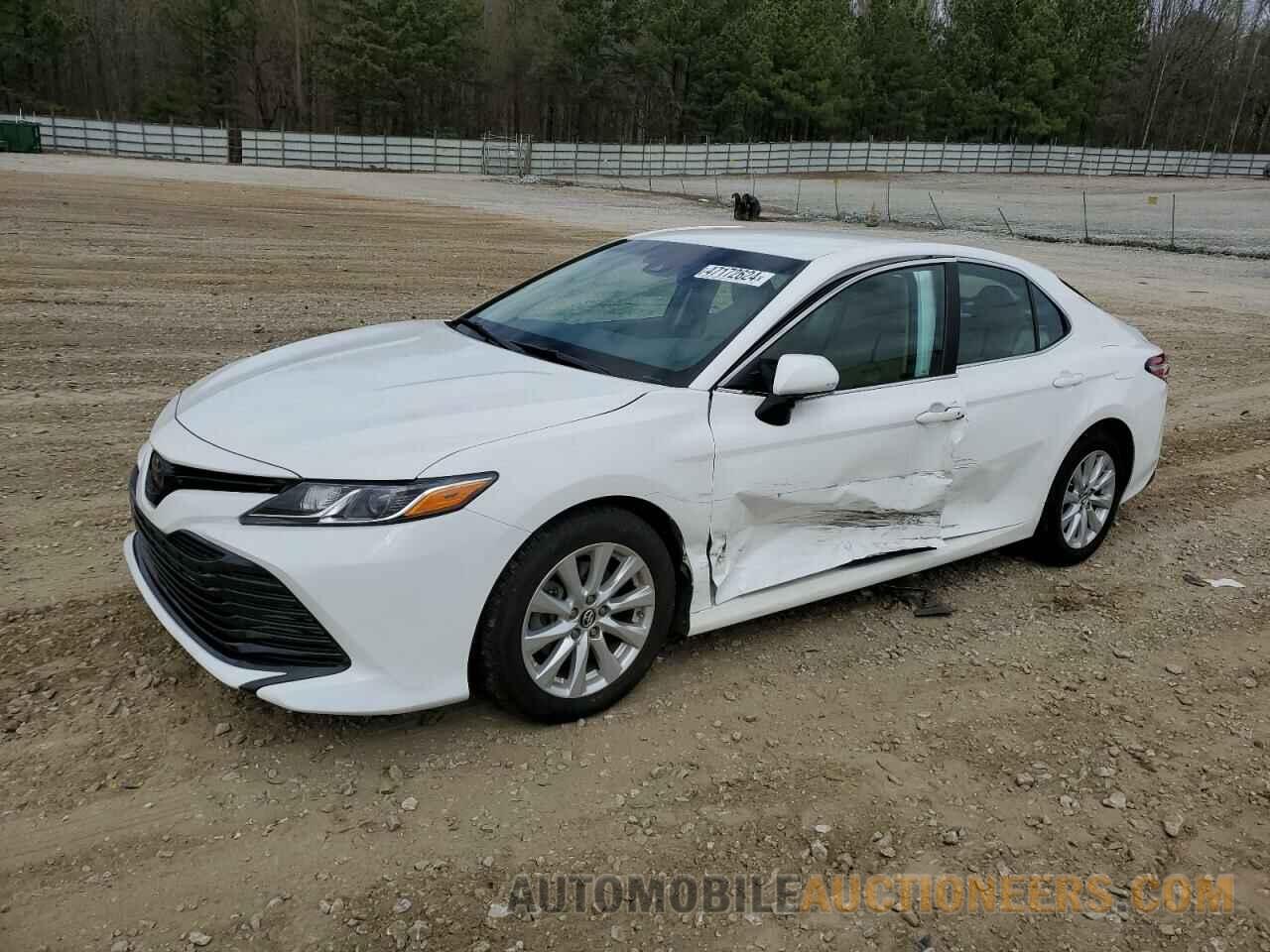 4T1B11HK0JU532615 TOYOTA CAMRY 2018