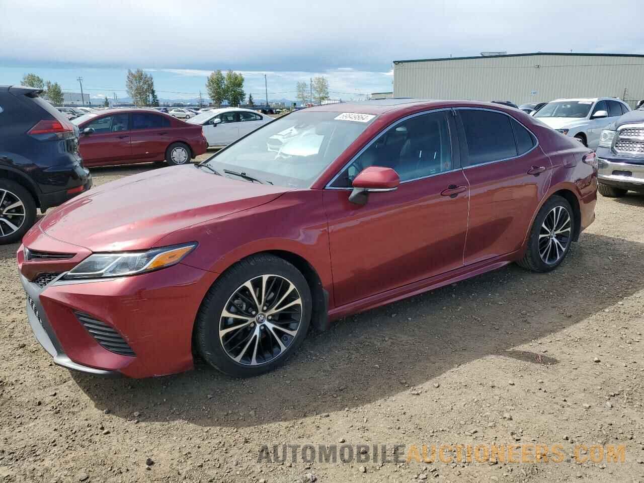 4T1B11HK0JU533487 TOYOTA CAMRY 2018