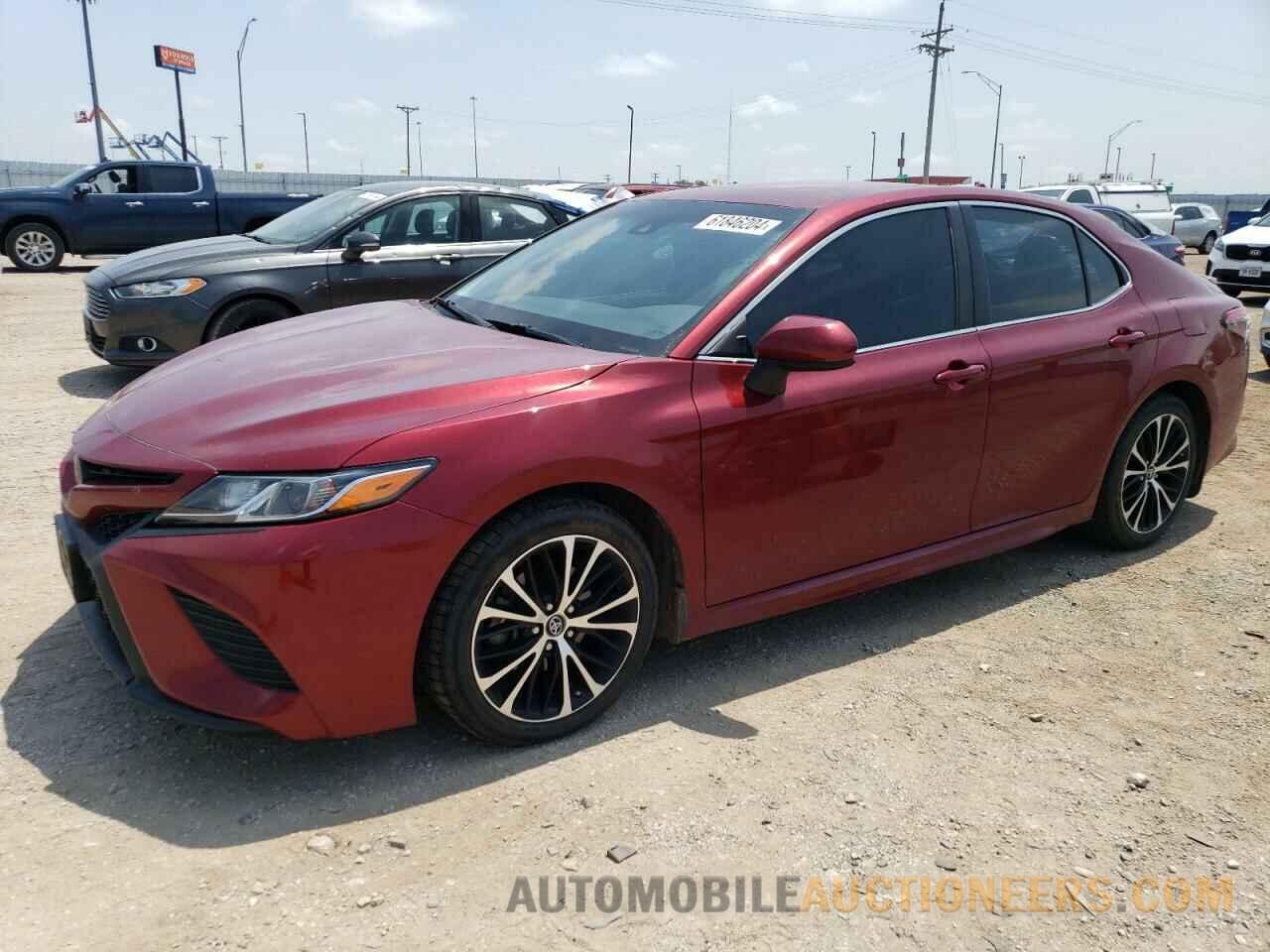 4T1B11HK0JU533750 TOYOTA CAMRY 2018