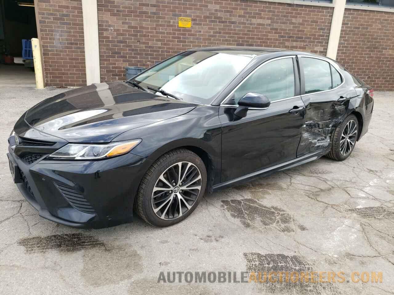 4T1B11HK0JU535207 TOYOTA CAMRY 2018