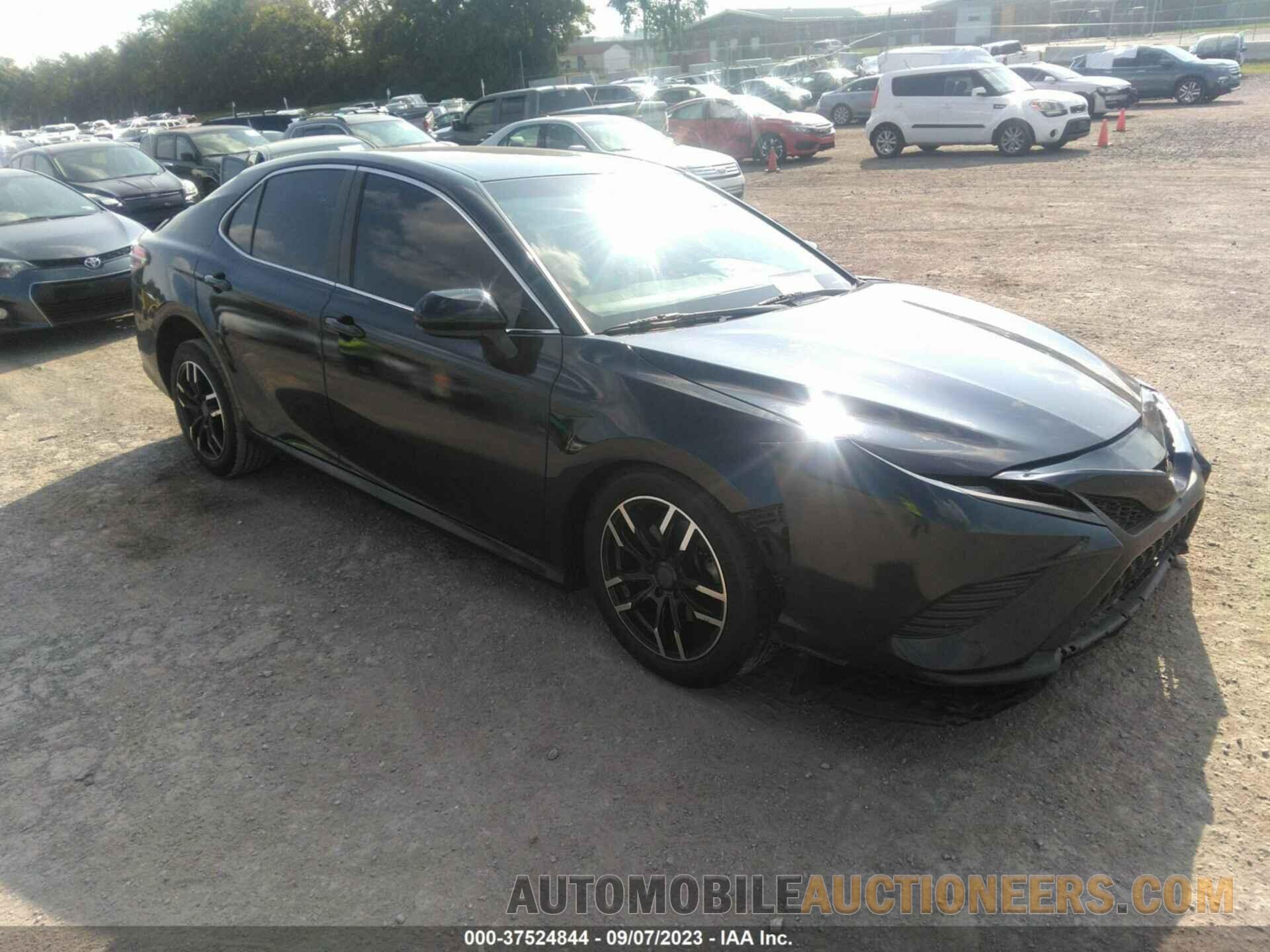 4T1B11HK0JU535787 TOYOTA CAMRY 2018