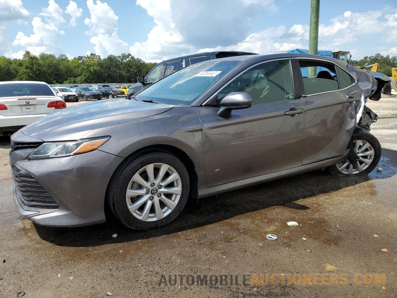 4T1B11HK0JU537295 TOYOTA CAMRY 2018