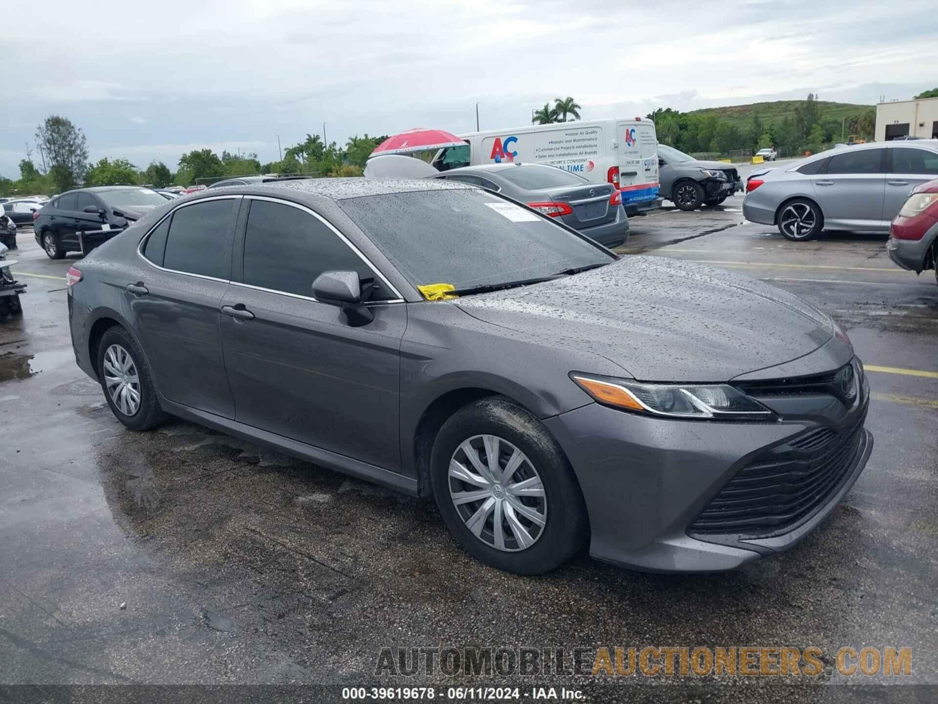 4T1B11HK0JU540956 TOYOTA CAMRY 2018