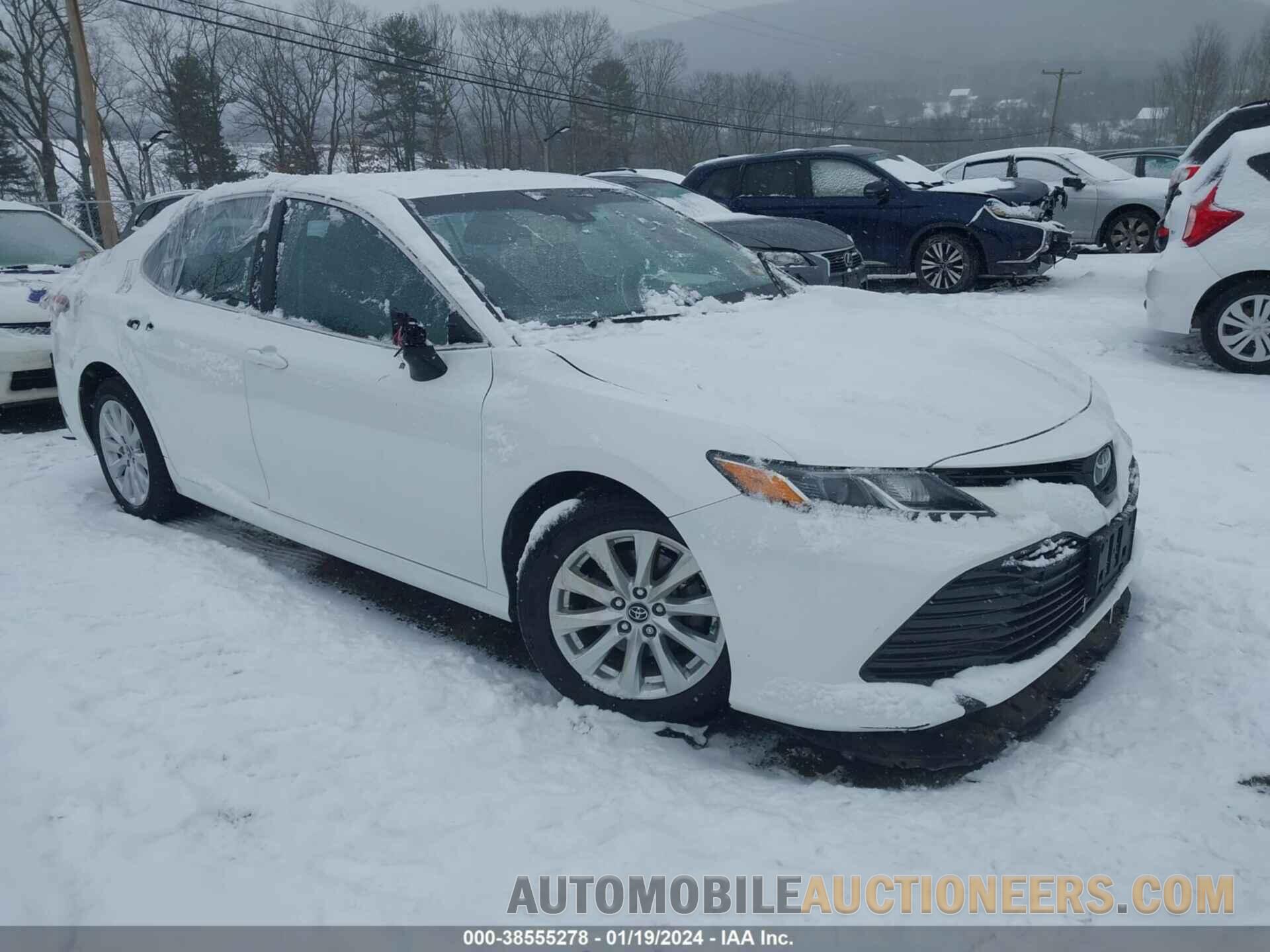 4T1B11HK0JU541458 TOYOTA CAMRY 2018