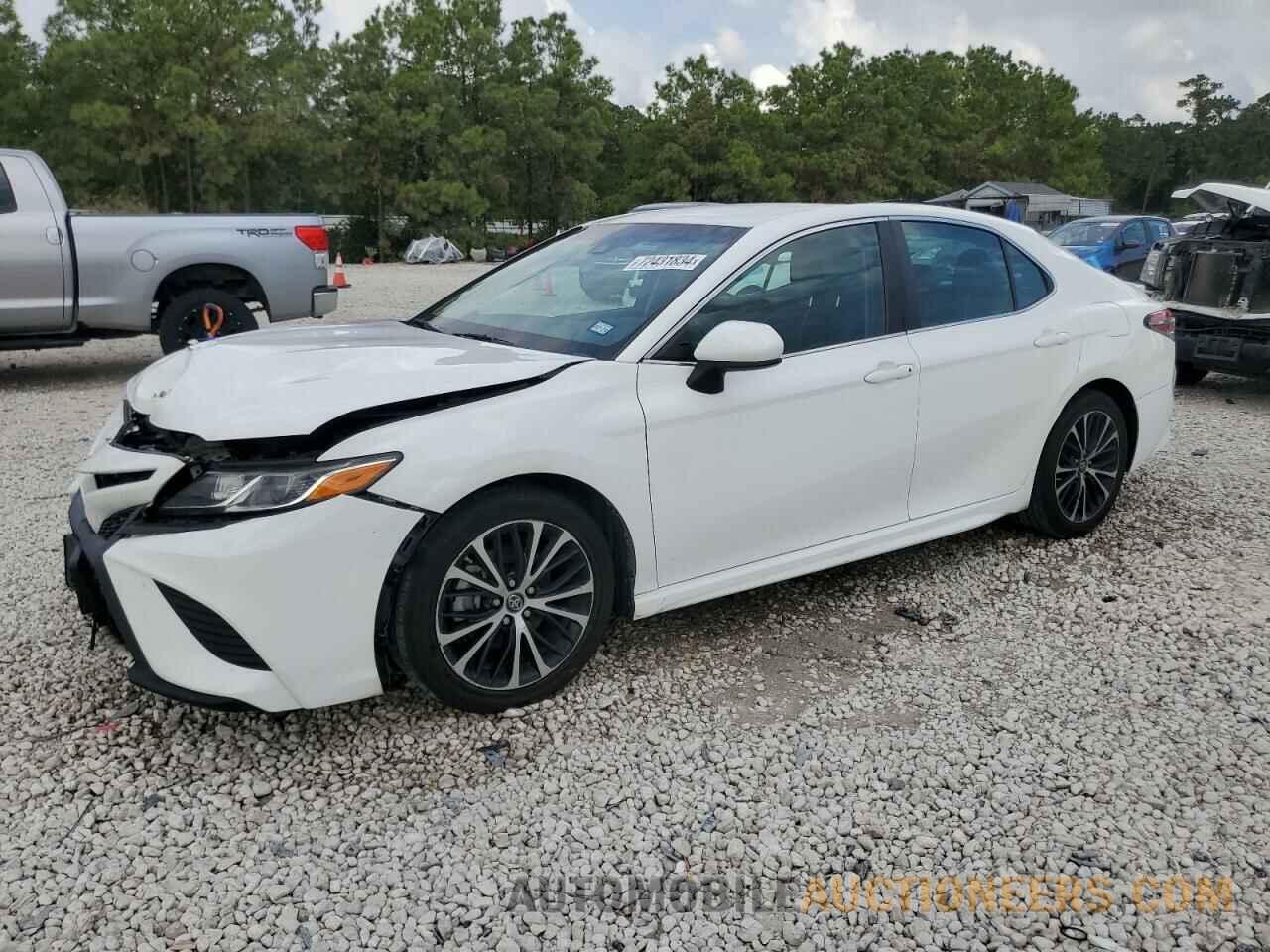 4T1B11HK0JU542724 TOYOTA CAMRY 2018