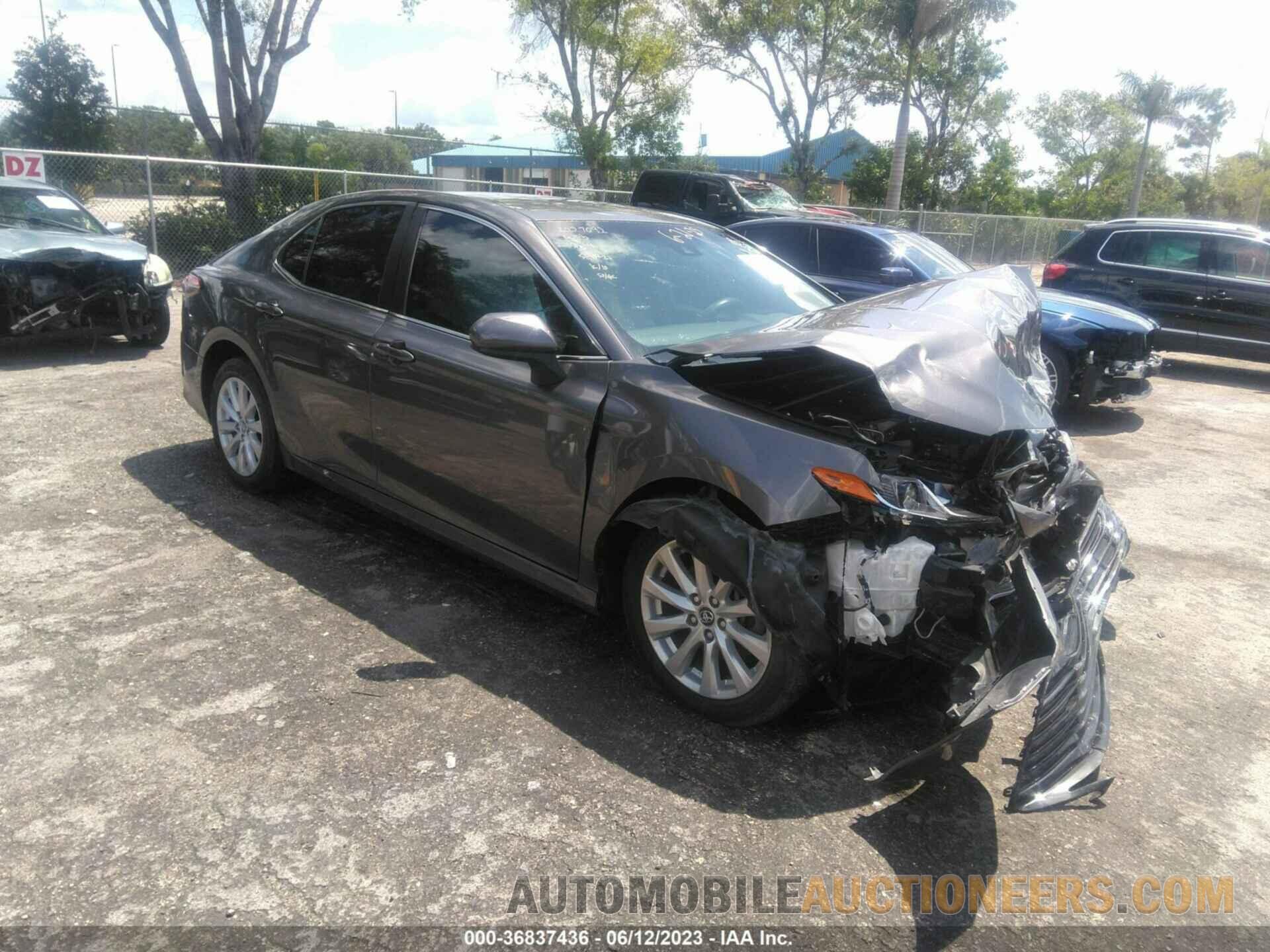 4T1B11HK0JU543503 TOYOTA CAMRY 2018