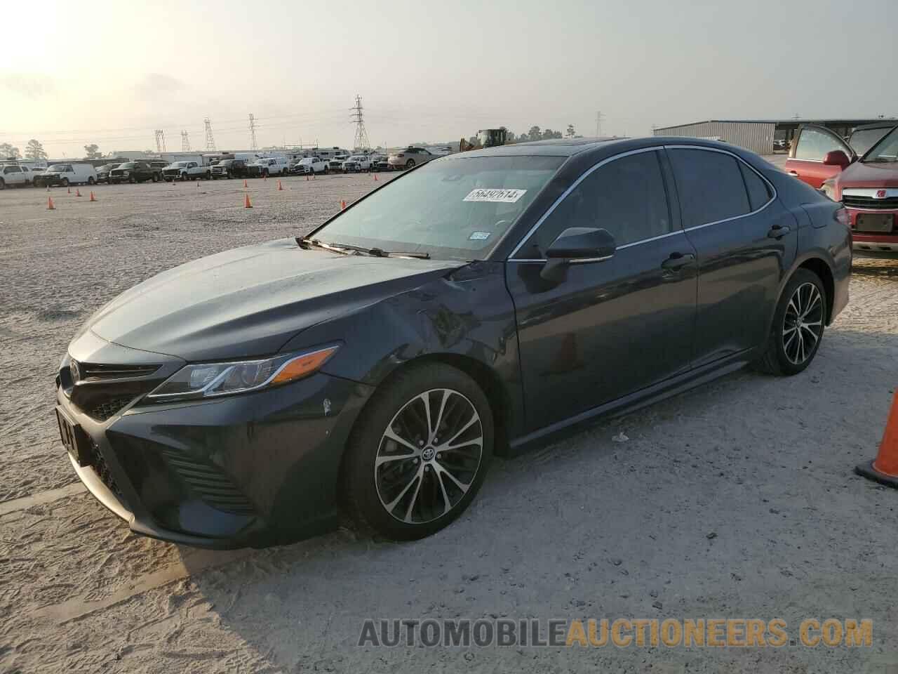 4T1B11HK0JU543839 TOYOTA CAMRY 2018