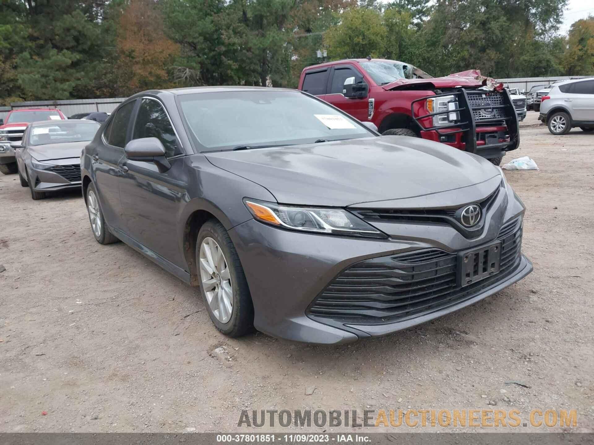 4T1B11HK0JU545686 TOYOTA CAMRY 2018