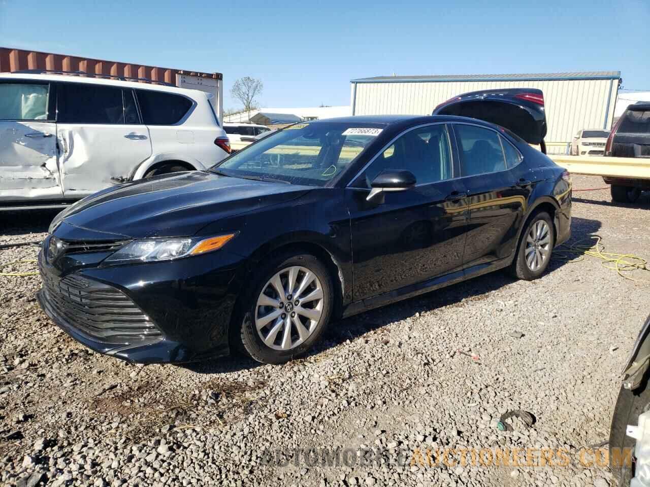 4T1B11HK0JU547227 TOYOTA CAMRY 2018