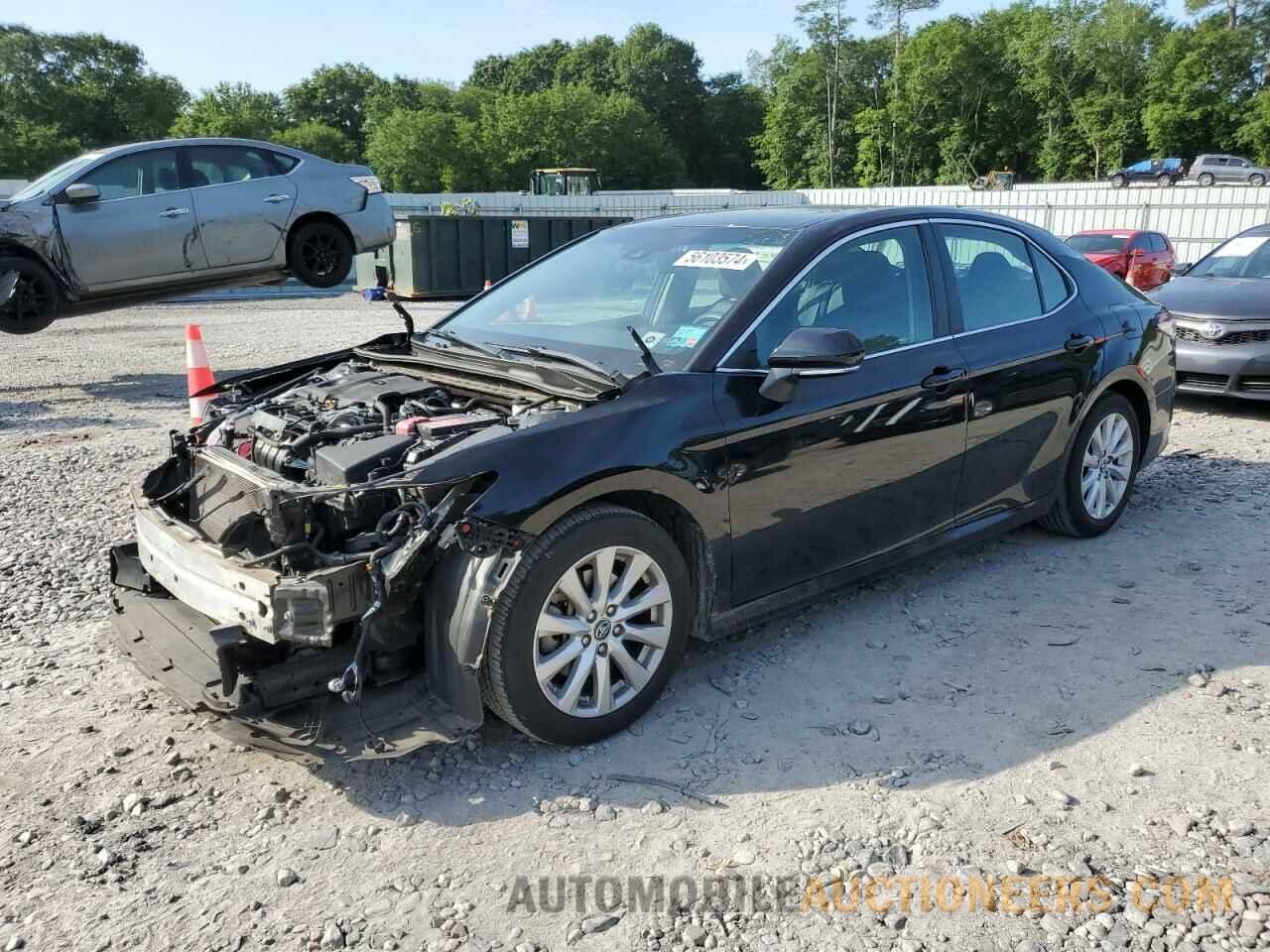 4T1B11HK0JU549012 TOYOTA CAMRY 2018