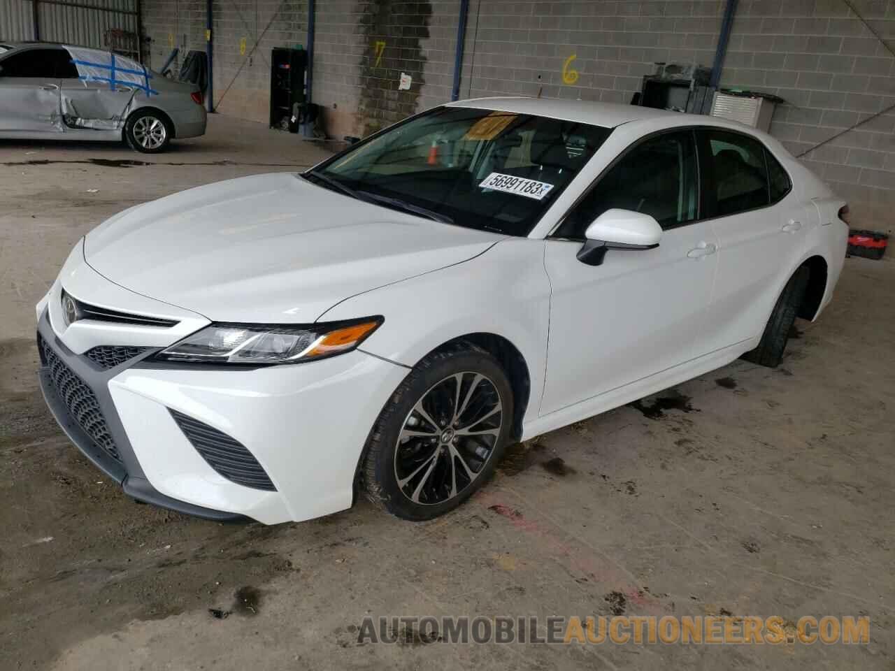 4T1B11HK0JU550533 TOYOTA CAMRY 2018