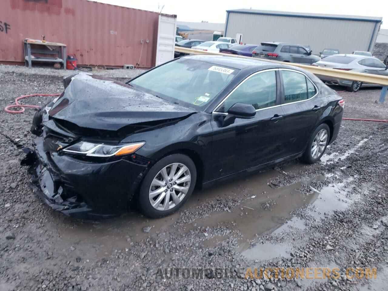 4T1B11HK0JU553402 TOYOTA CAMRY 2018