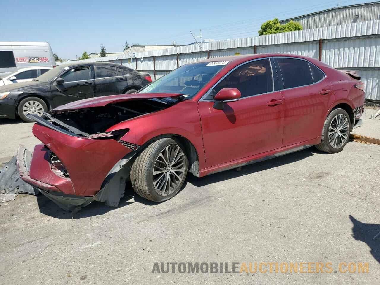 4T1B11HK0JU553951 TOYOTA CAMRY 2018