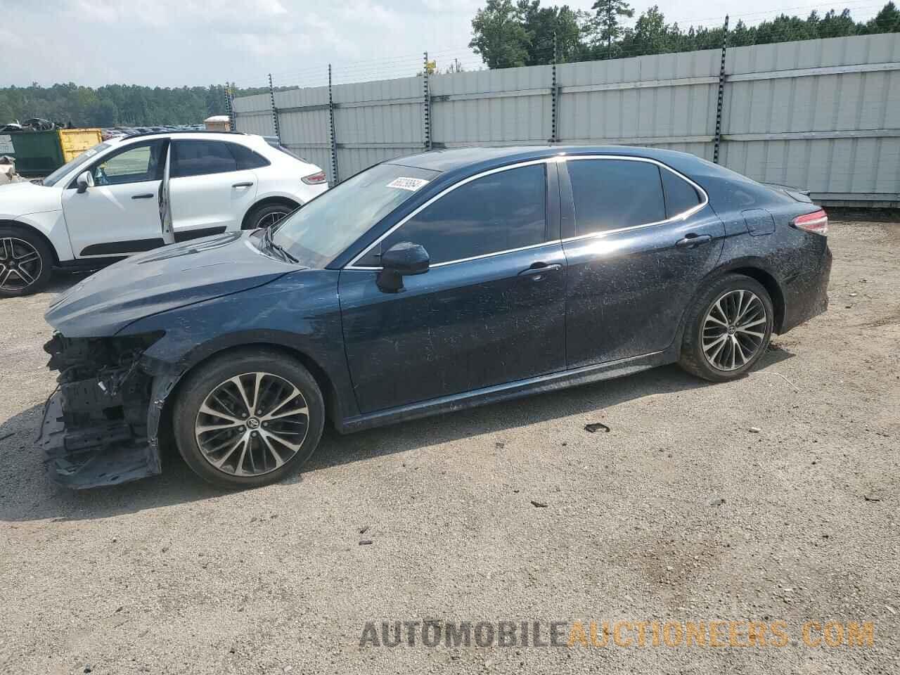 4T1B11HK0JU556378 TOYOTA CAMRY 2018