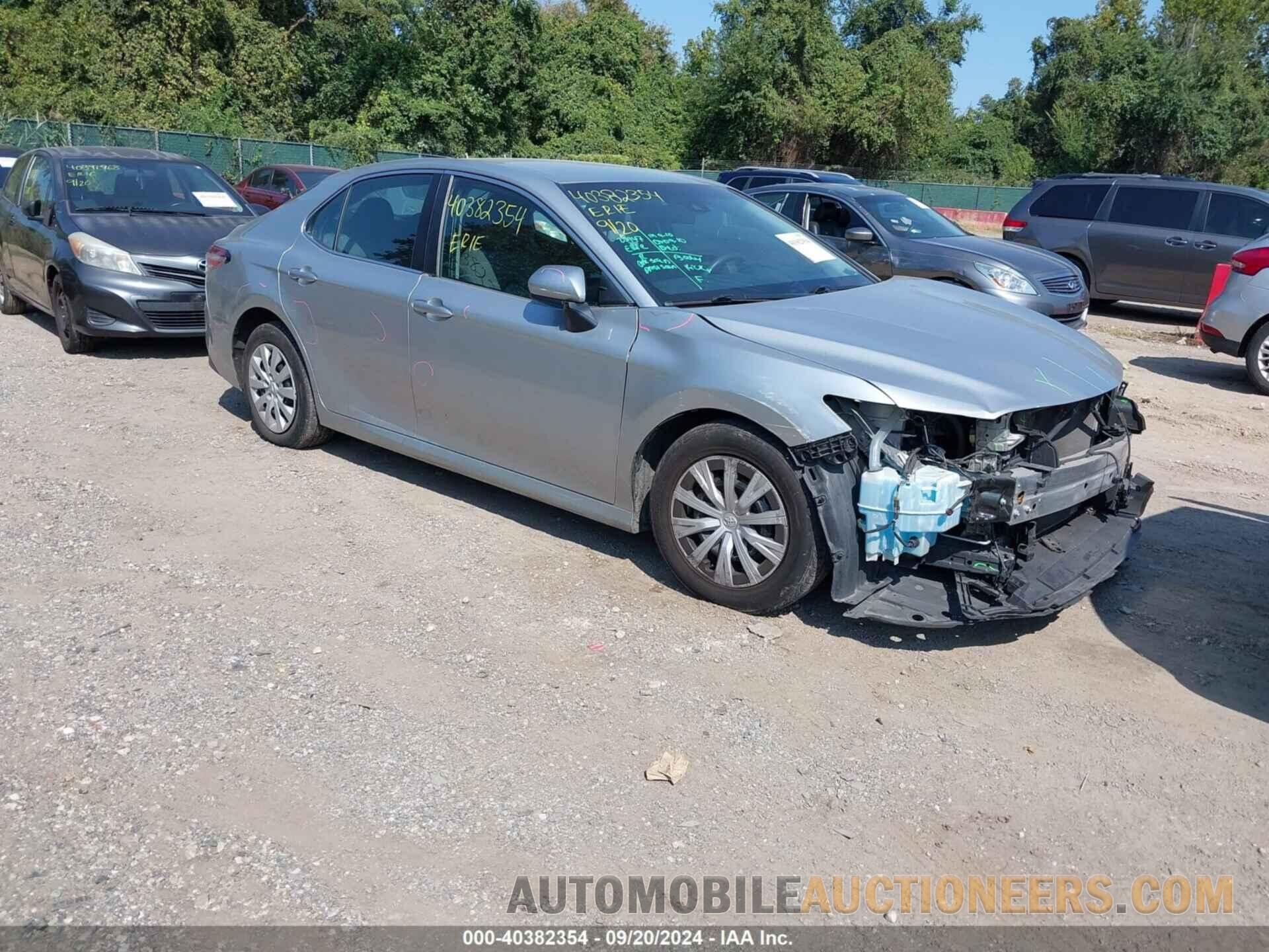 4T1B11HK0JU558180 TOYOTA CAMRY 2018