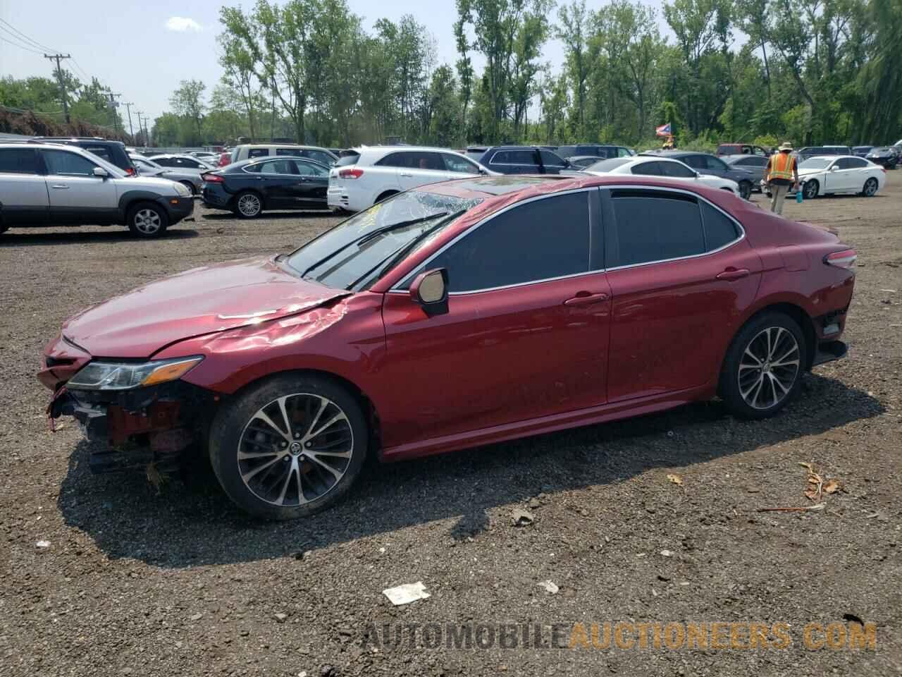 4T1B11HK0JU558342 TOYOTA CAMRY 2018