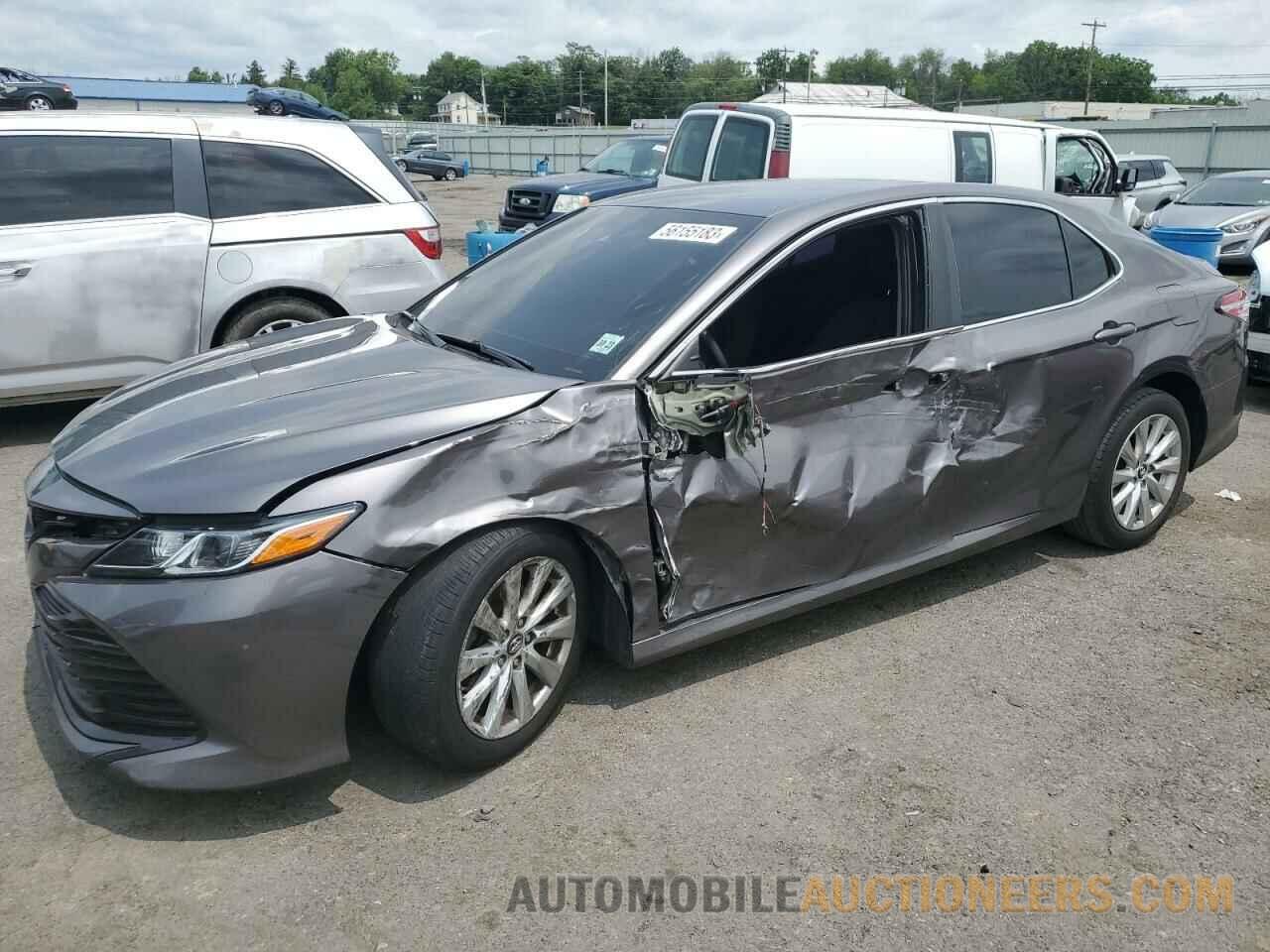 4T1B11HK0JU558602 TOYOTA CAMRY 2018