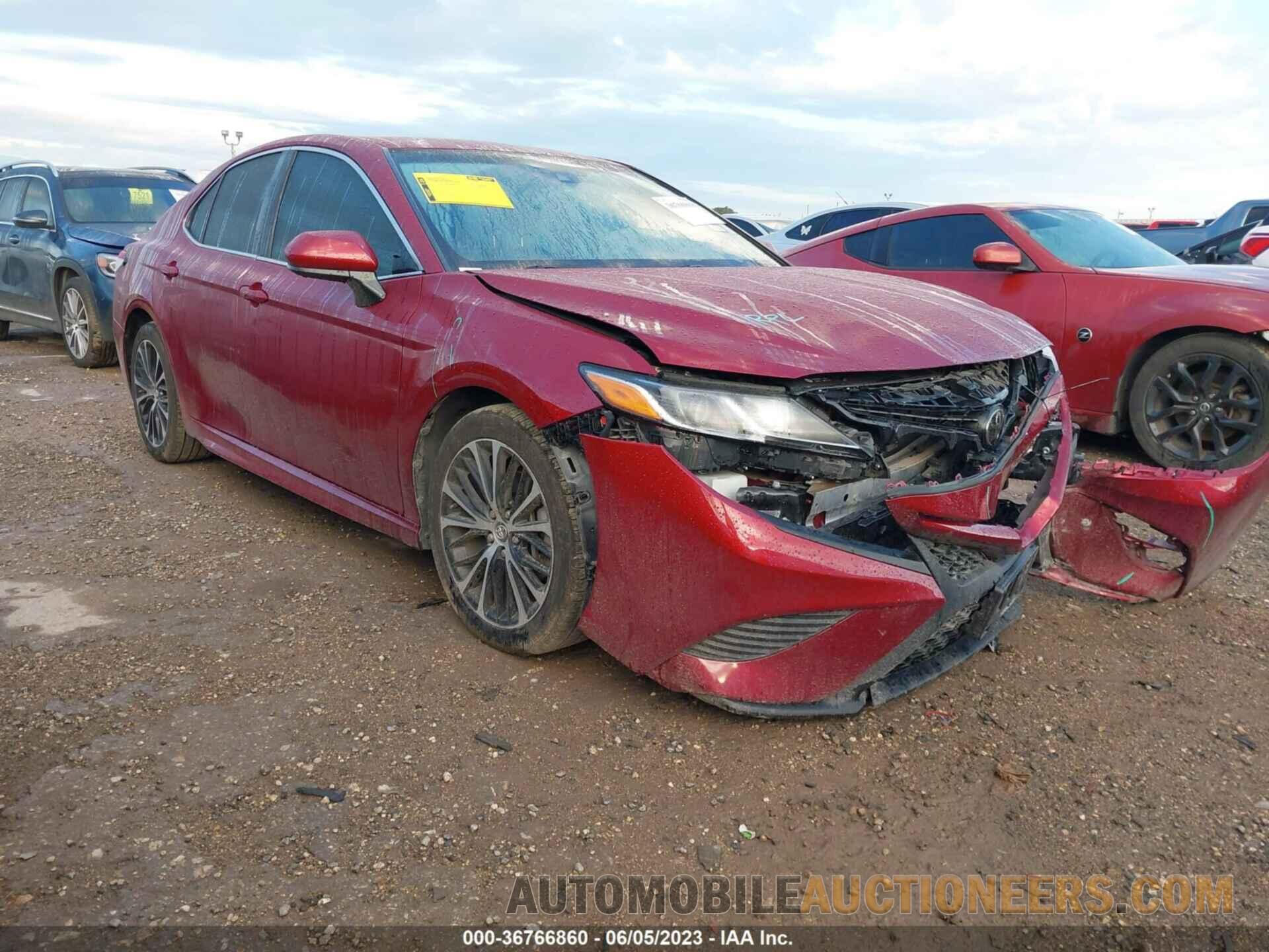 4T1B11HK0JU561340 TOYOTA CAMRY 2018