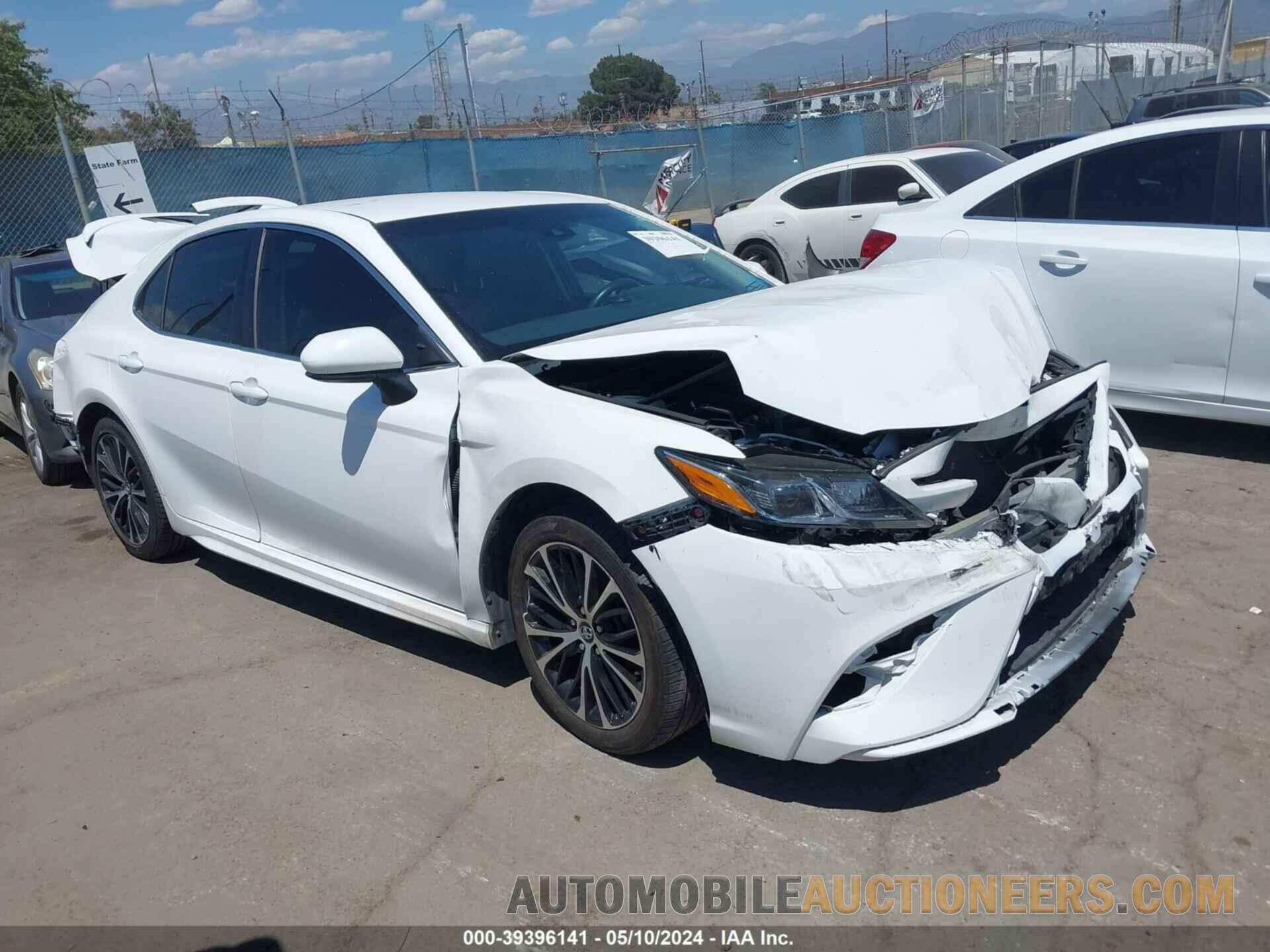 4T1B11HK0JU565145 TOYOTA CAMRY 2018