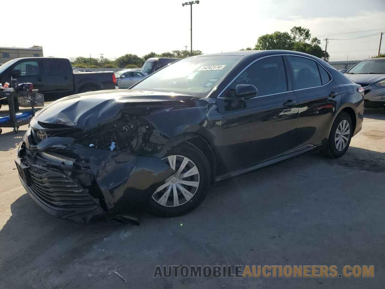 4T1B11HK0JU566375 TOYOTA CAMRY 2018