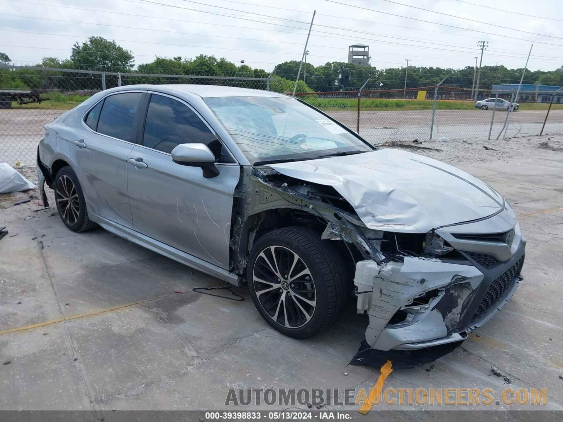 4T1B11HK0JU567509 TOYOTA CAMRY 2018