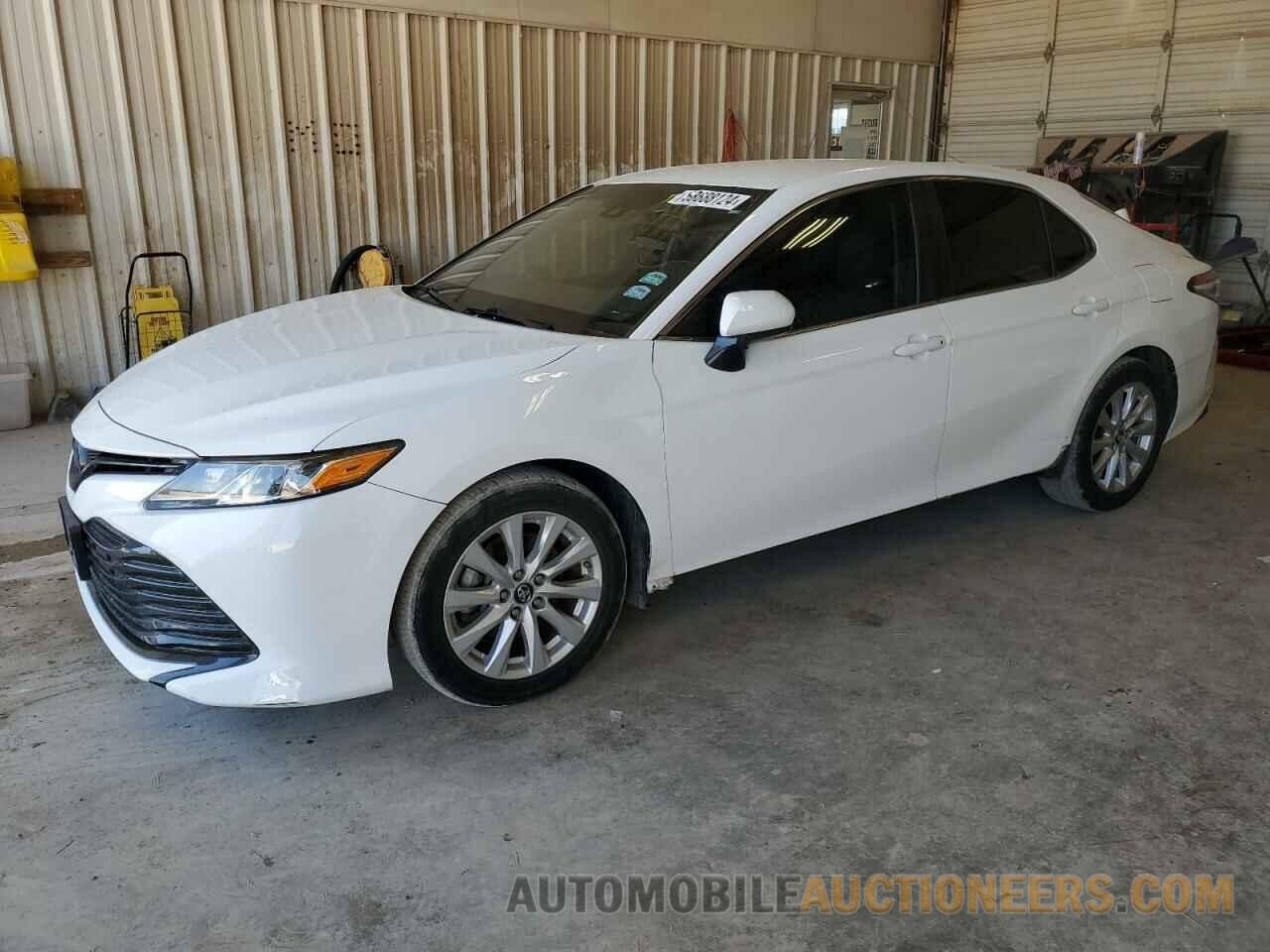 4T1B11HK0JU571110 TOYOTA CAMRY 2018