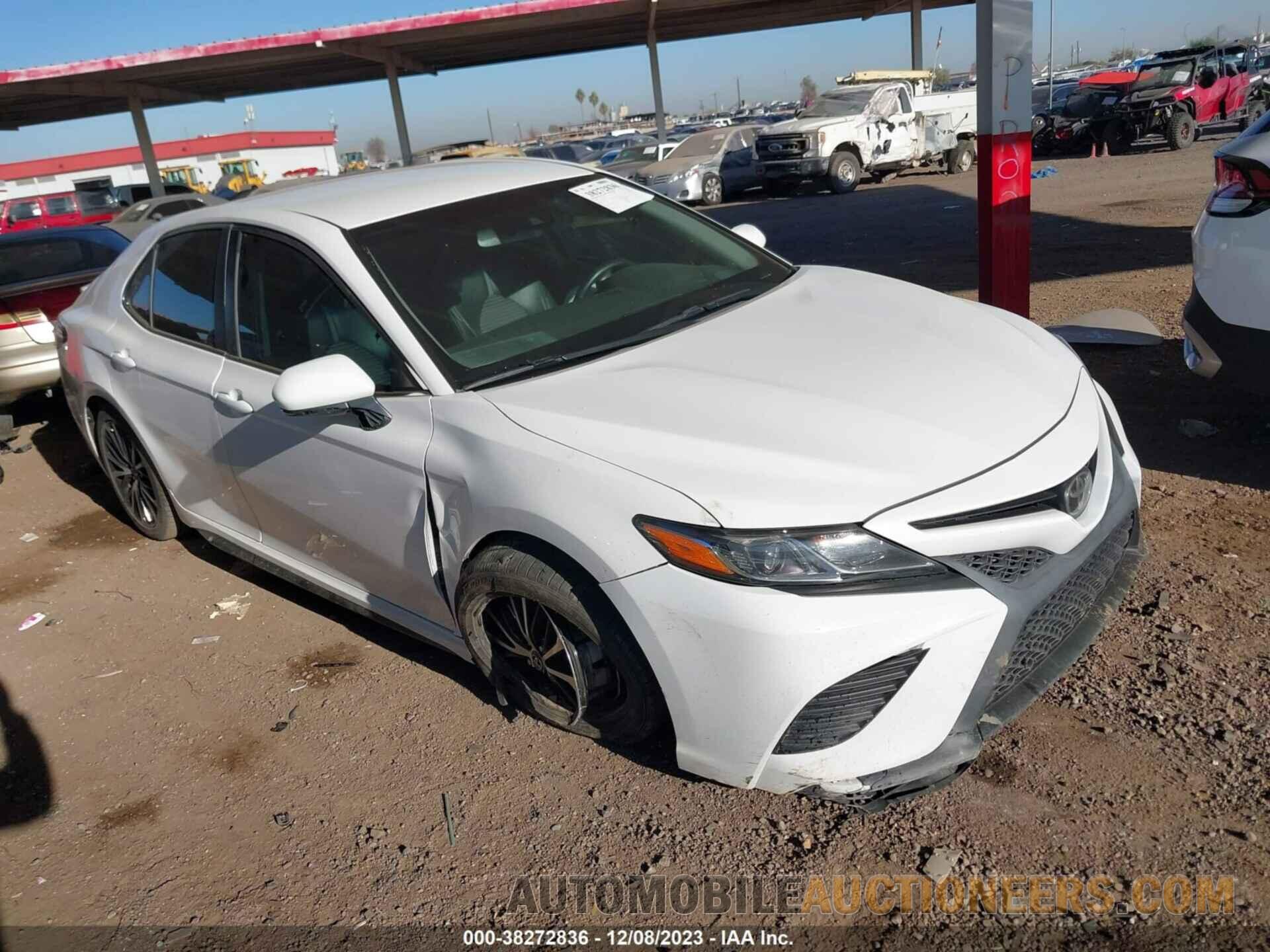 4T1B11HK0JU571253 TOYOTA CAMRY 2018