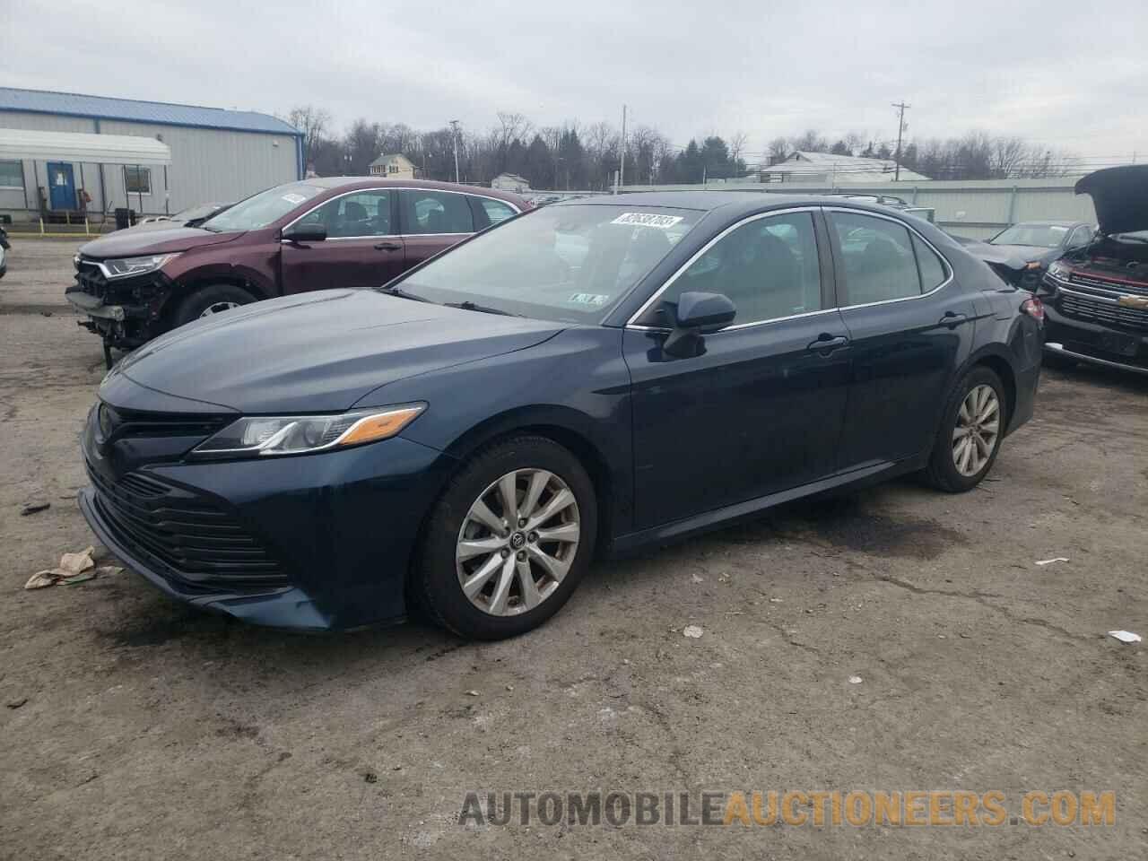 4T1B11HK0JU572998 TOYOTA CAMRY 2018