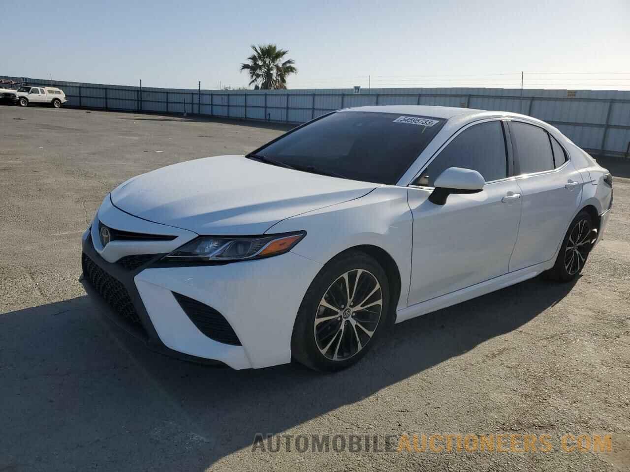 4T1B11HK0JU573035 TOYOTA CAMRY 2018